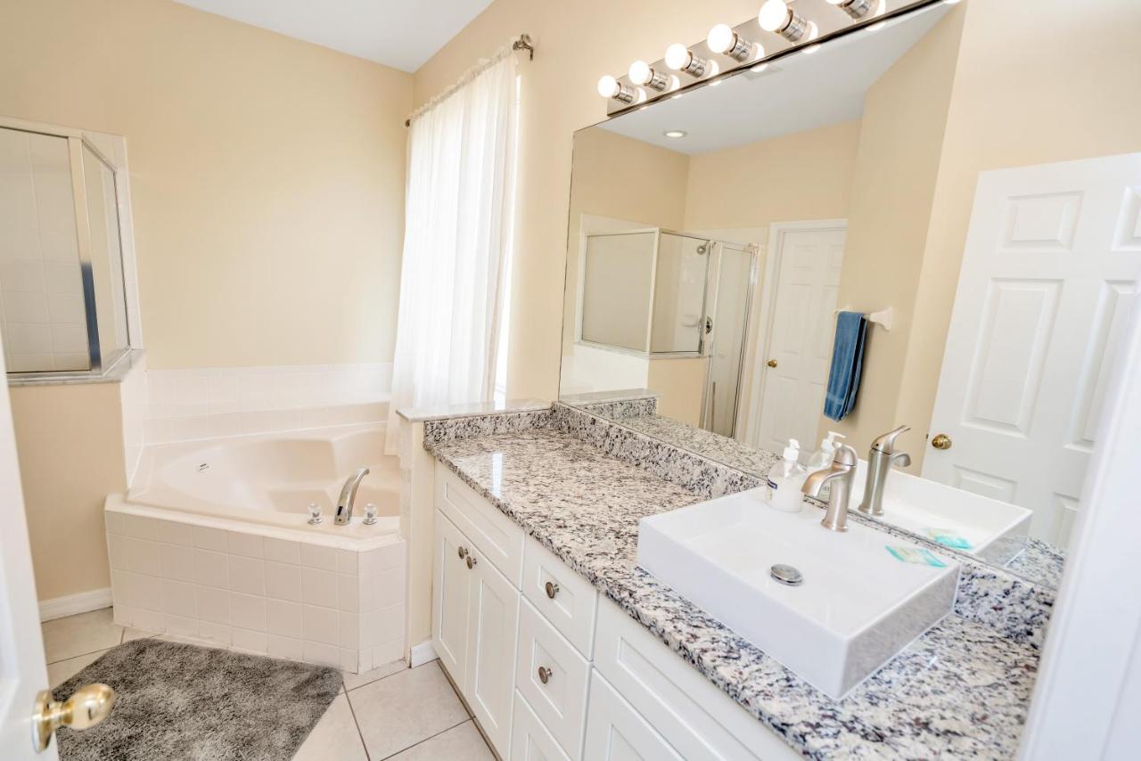 Disney Dream With Hot Tub, Pool, Xbox, Games Room, Lakeview, 10 Min To Disney, Clubhouse Kissimmee Buitenkant foto